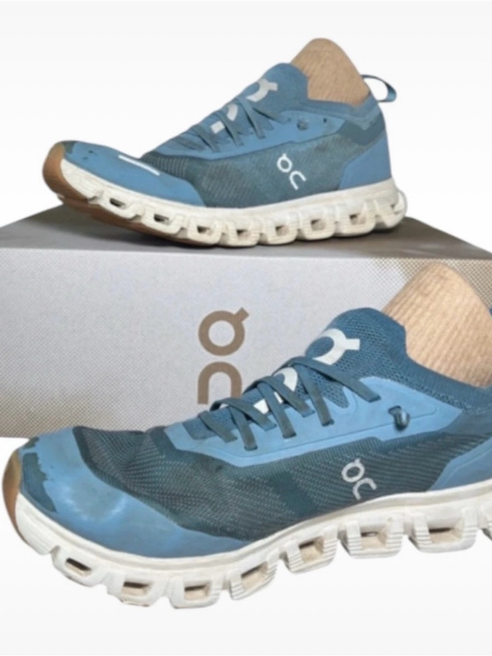 On Running Men's Blue Athletic Cloud-Style Sneakers